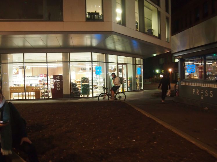 OLYMPUS DIGITAL CAMERA